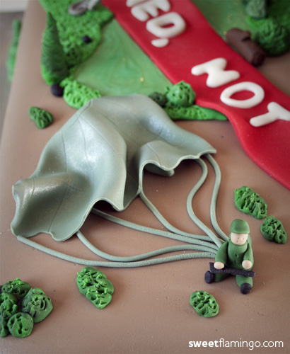 Green Beret Graduation Cake - Paratrooper